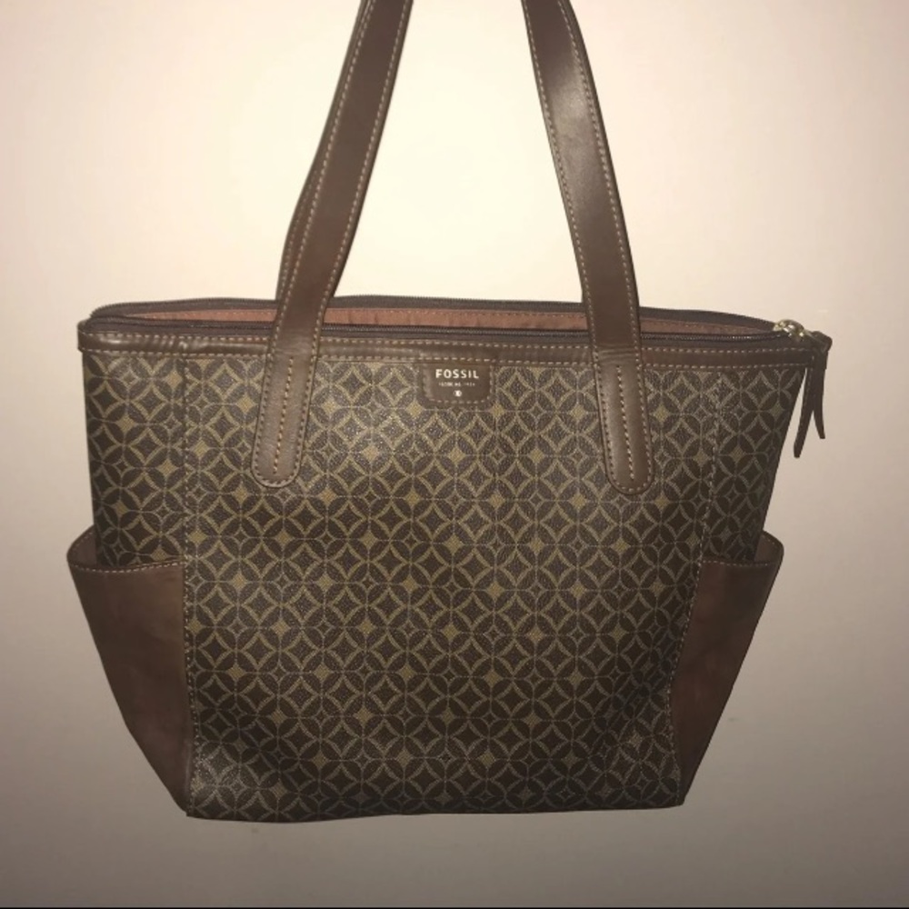Fossil tote